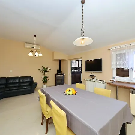 Moira I Loli Kožino