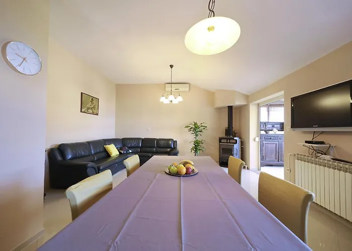 Moira I Loli Apartman Kozino